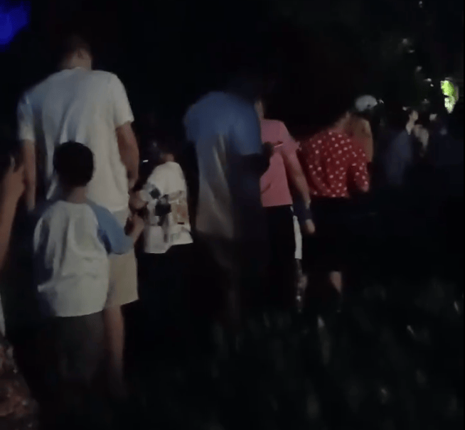 痛心！一儿童在小区内意外身亡